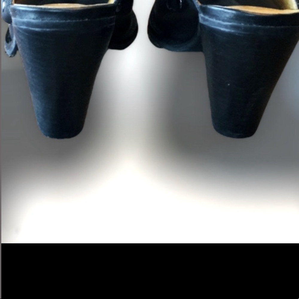 Gianni Bini Black Leather Slip-on Heels - GUC! - Picture 7 of 16